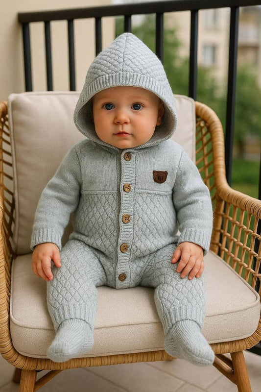 Strikket heldragt med varme sokker