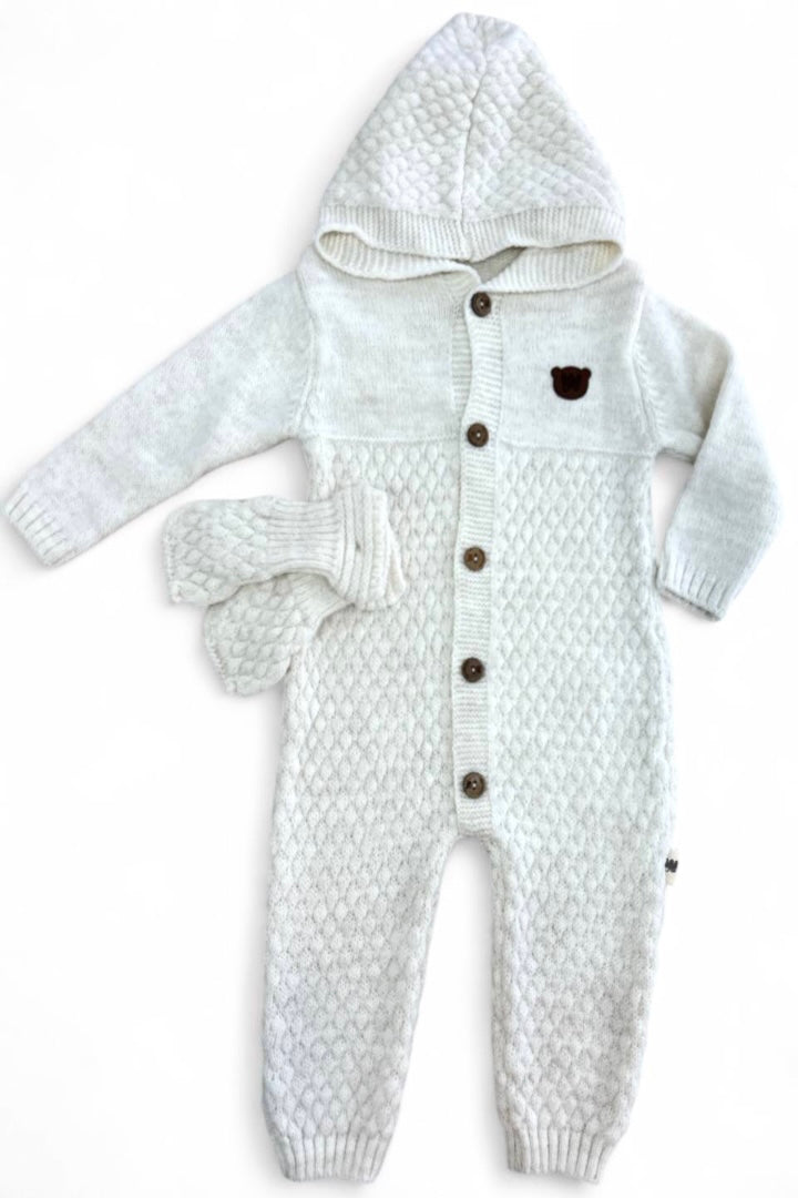 Strikket heldragt med varme sokker