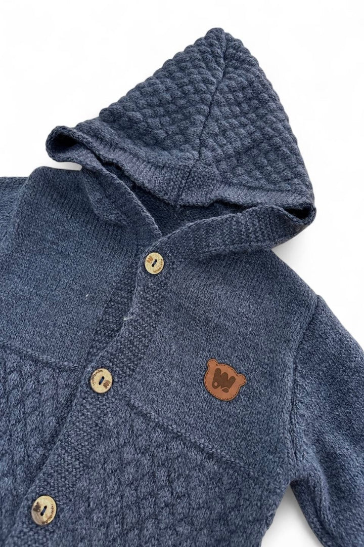 Strikket heldragt med varme sokker